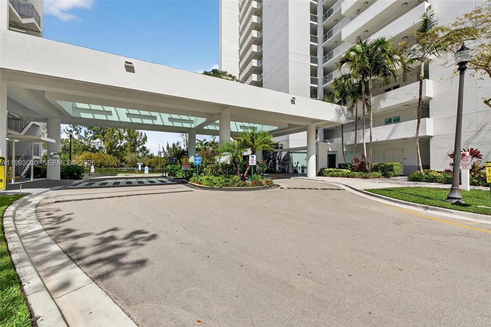 15051 Royal Oaks Ln 2406, North Miami, Florida 331, North Miami, Florida 33181, 3 Bedrooms Bedrooms, ,3 BathroomsBathrooms,Residential Lease,For Rent,15051 Royal Oaks Ln 2406, North Miami, Florida 331,A11993030