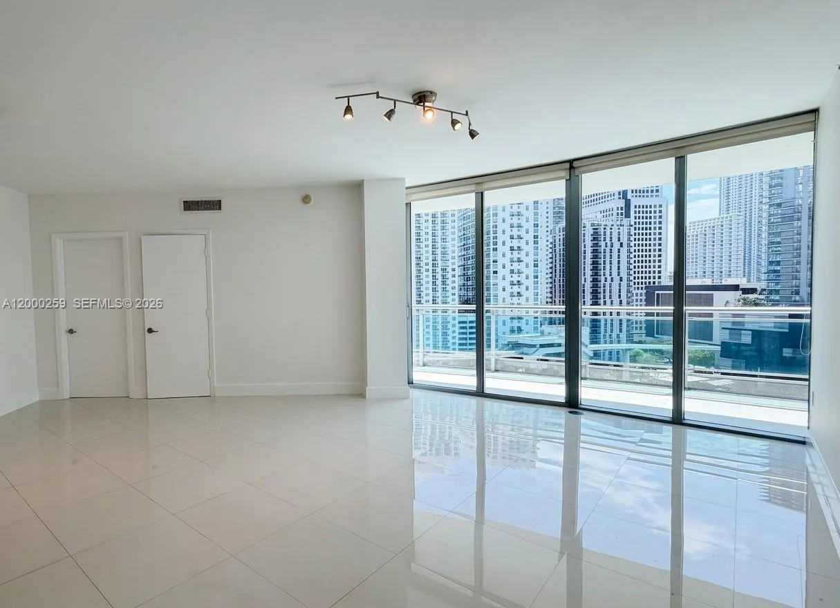 350 S Miami Ave 1702, Miami, Florida 33130, Miami, Florida 33130, 3 Bedrooms Bedrooms, ,2 BathroomsBathrooms,Residential,For Sale,350 S Miami Ave 1702, Miami, Florida 33130,A12000259