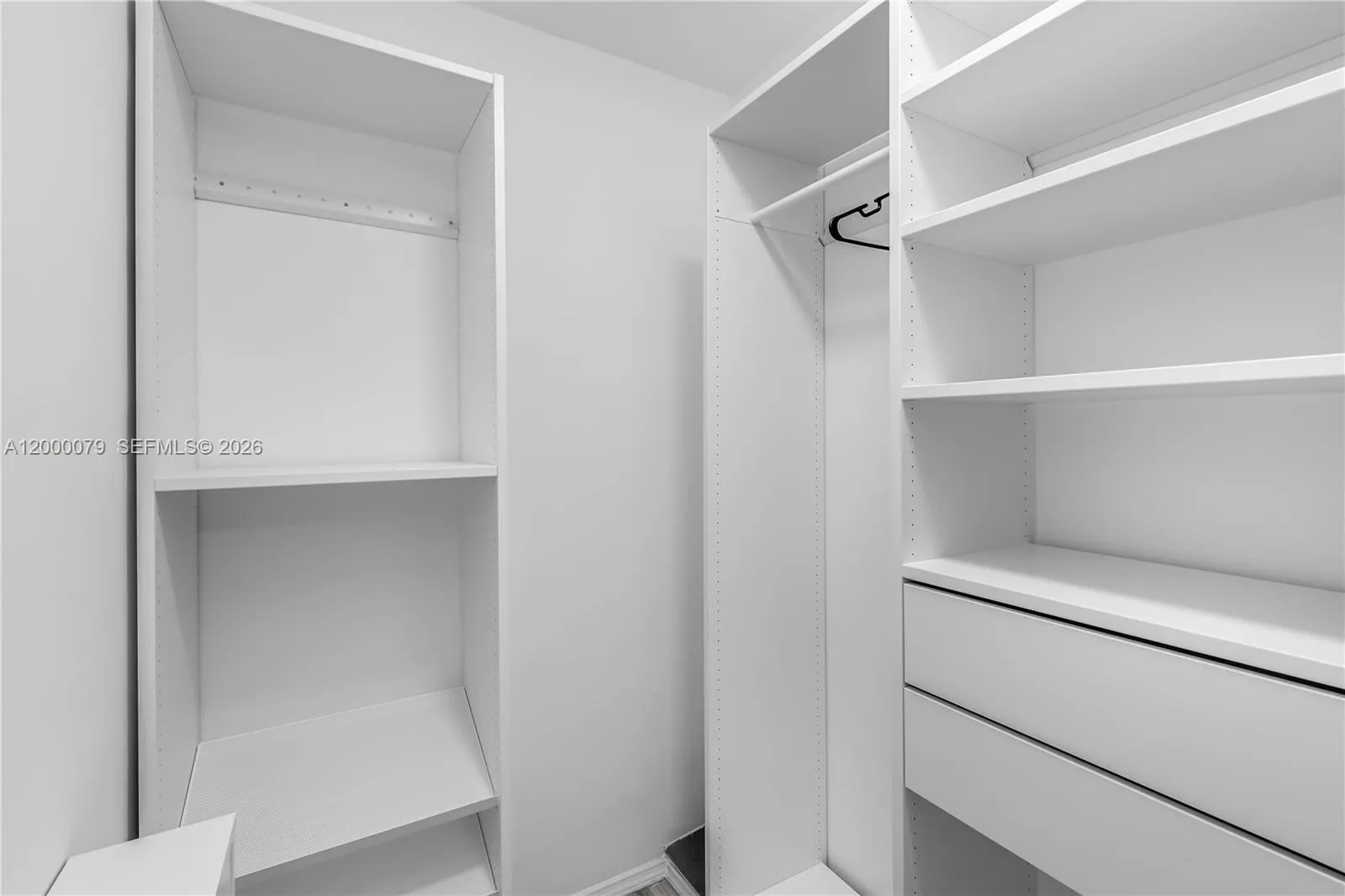 717 Espanola Way 110, Miami Beach, Florida 33139, Miami Beach, Florida 33139, ,1 BathroomBathrooms,Residential Lease,For Rent,717 Espanola Way 110, Miami Beach, Florida 33139,A12000079