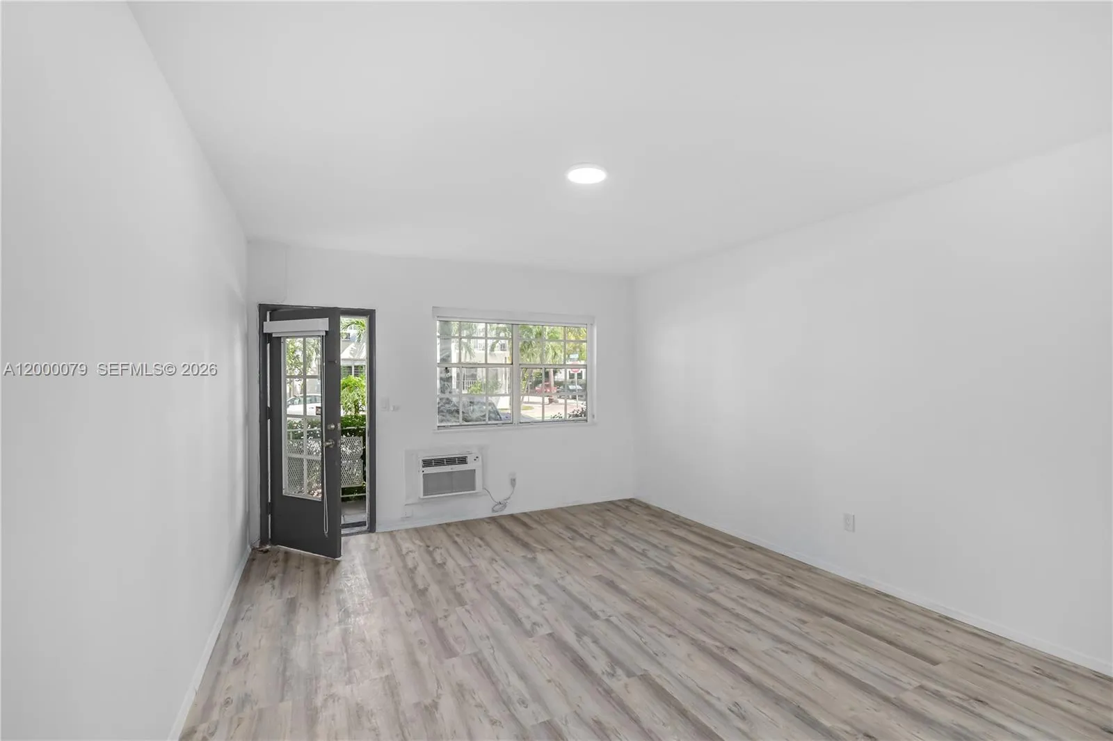 717 Espanola Way 110, Miami Beach, Florida 33139, Miami Beach, Florida 33139, ,1 BathroomBathrooms,Residential Lease,For Rent,717 Espanola Way 110, Miami Beach, Florida 33139,A12000079