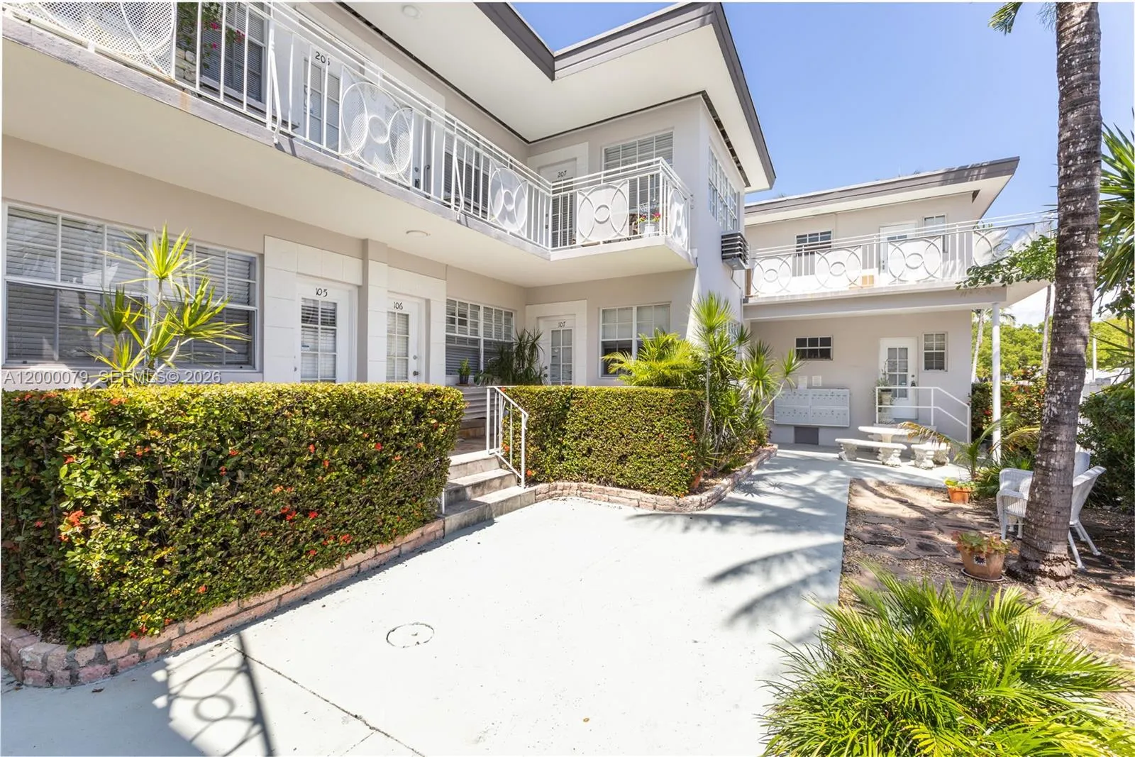 717 Espanola Way 110, Miami Beach, Florida 33139, Miami Beach, Florida 33139, ,1 BathroomBathrooms,Residential Lease,For Rent,717 Espanola Way 110, Miami Beach, Florida 33139,A12000079