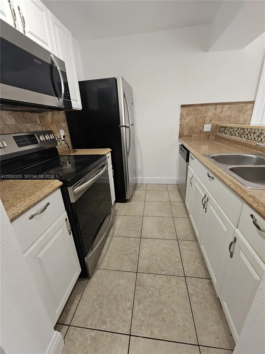 8180 Geneva Ct 123, Doral, Florida 33166, Doral, Florida 33166, 2 Bedrooms Bedrooms, ,2 BathroomsBathrooms,Residential Lease,For Rent,8180 Geneva Ct 123, Doral, Florida 33166,A12000325