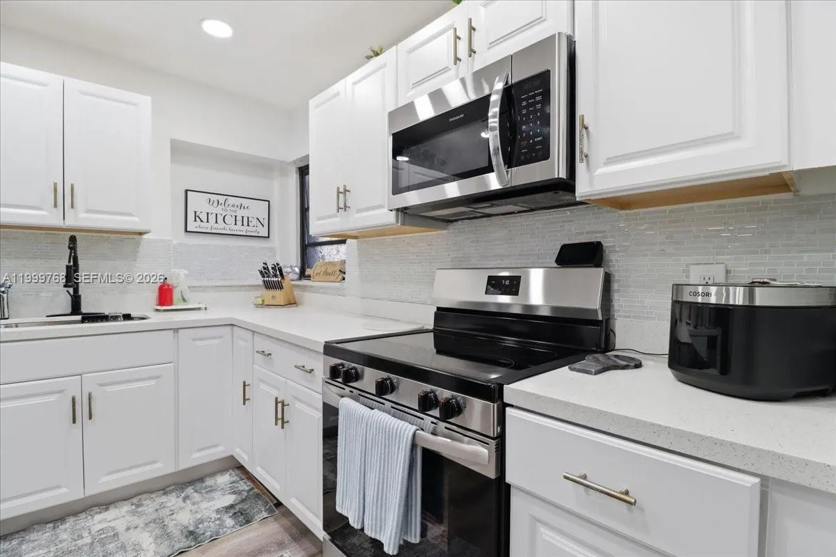 7551 Polk St, Hollywood, Florida 33024, Hollywood, Florida 33024, 3 Bedrooms Bedrooms, ,1 BathroomBathrooms,Residential Lease,For Rent,7551 Polk St, Hollywood, Florida 33024,A11999768