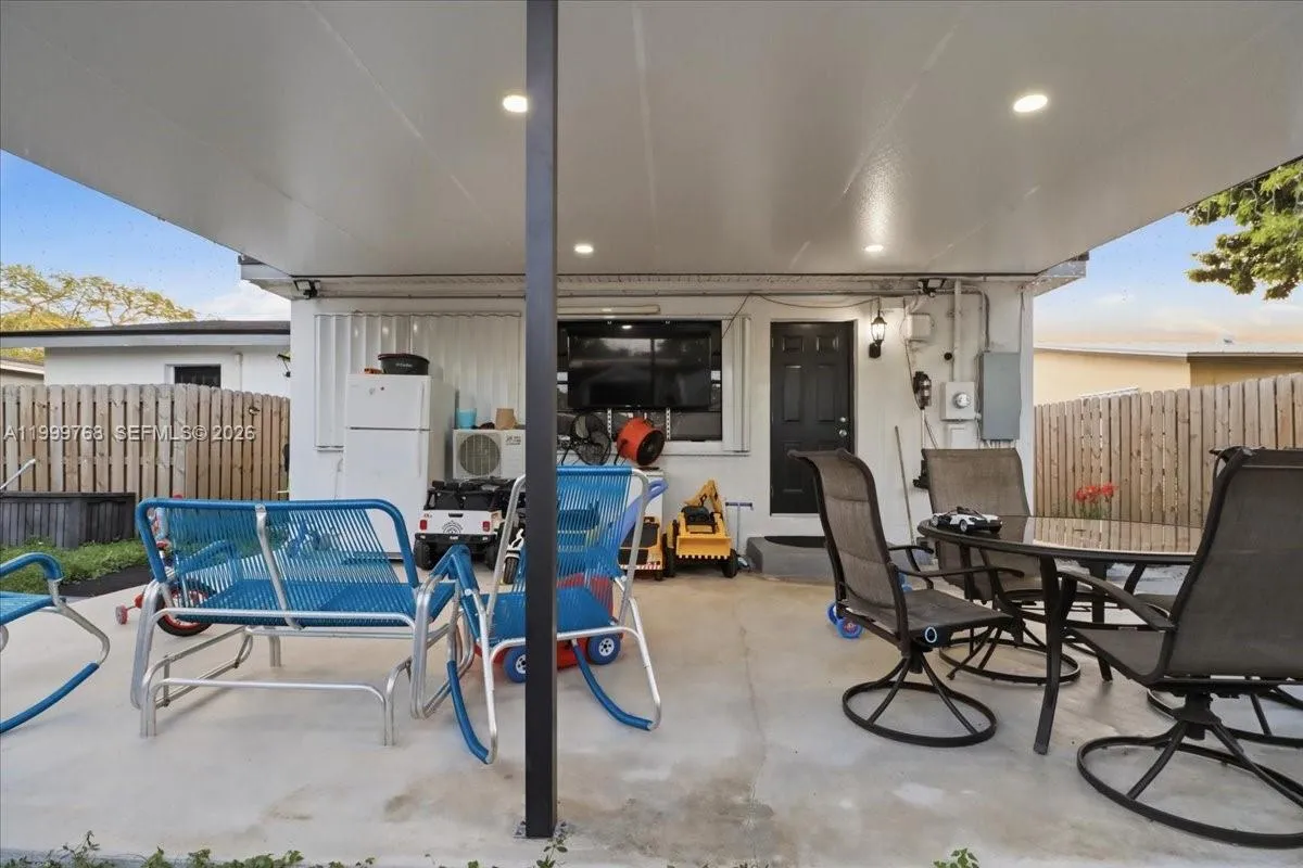 7551 Polk St, Hollywood, Florida 33024, Hollywood, Florida 33024, 3 Bedrooms Bedrooms, ,1 BathroomBathrooms,Residential Lease,For Rent,7551 Polk St, Hollywood, Florida 33024,A11999768