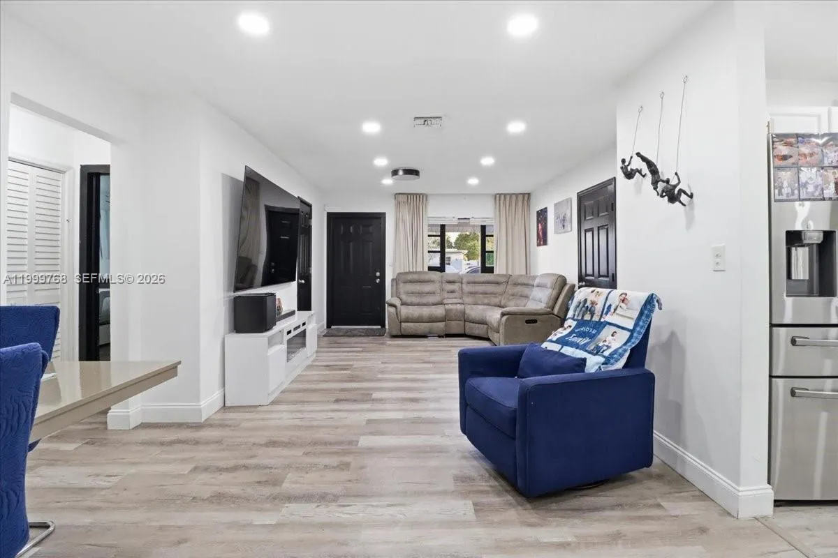 7551 Polk St, Hollywood, Florida 33024, Hollywood, Florida 33024, 3 Bedrooms Bedrooms, ,1 BathroomBathrooms,Residential Lease,For Rent,7551 Polk St, Hollywood, Florida 33024,A11999768