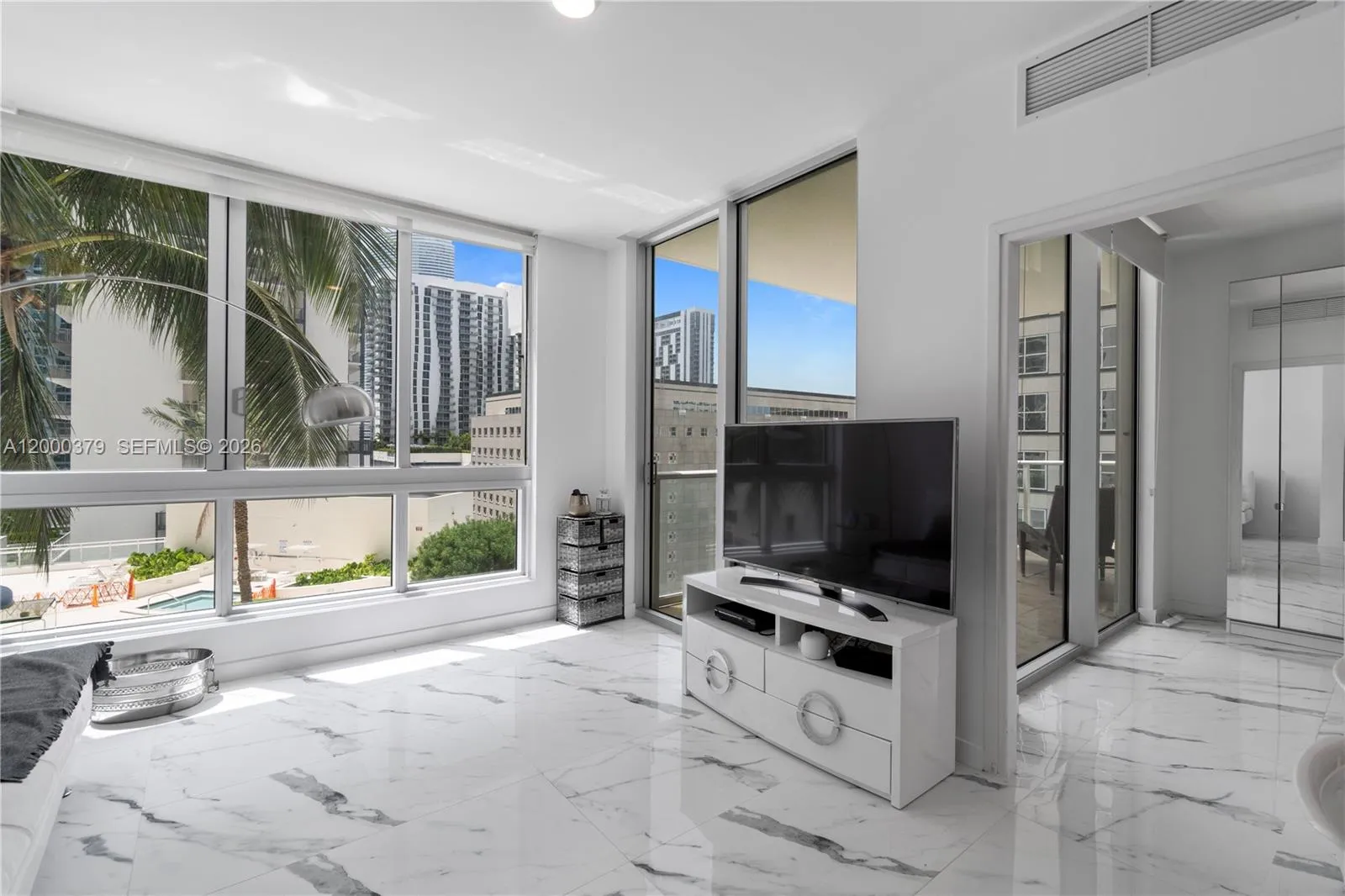 300 S Biscayne Blvd T-1411, Miami, Florida 33131, Miami, Florida 33131, 1 Bedroom Bedrooms, ,1 BathroomBathrooms,Residential,For Sale,300 S Biscayne Blvd T-1411, Miami, Florida 33131,A12000379