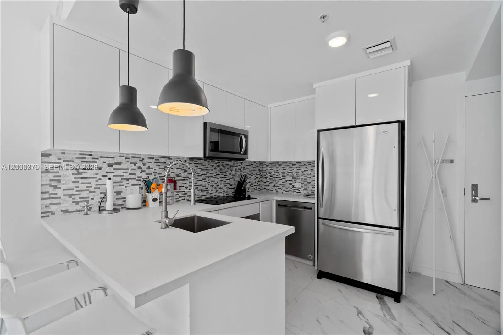 300 S Biscayne Blvd T-1411, Miami, Florida 33131, Miami, Florida 33131, 1 Bedroom Bedrooms, ,1 BathroomBathrooms,Residential,For Sale,300 S Biscayne Blvd T-1411, Miami, Florida 33131,A12000379