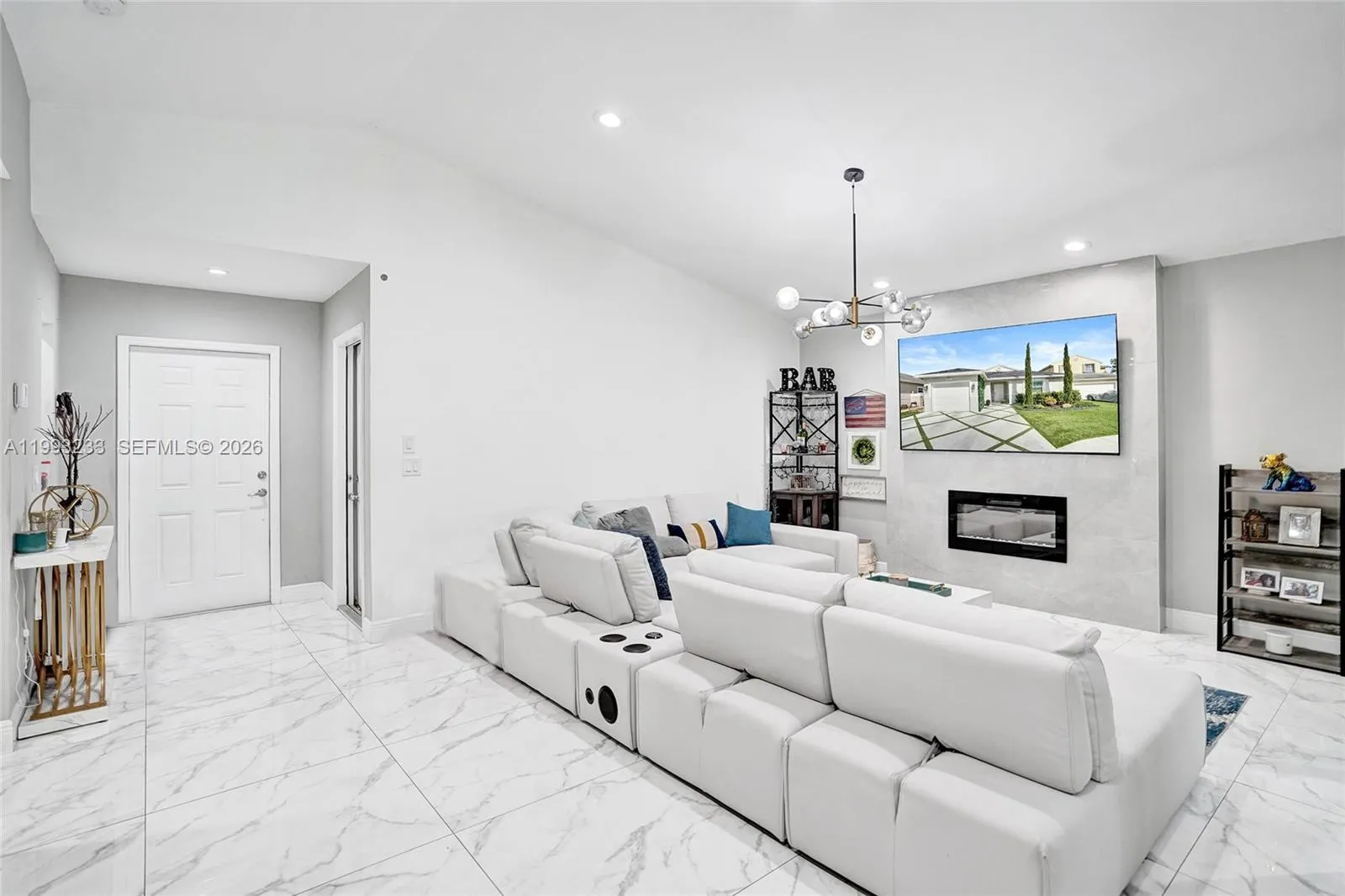 372 W Riverbend Dr, Sunrise, Florida 33326, Sunrise, Florida 33326, 3 Bedrooms Bedrooms, ,2 BathroomsBathrooms,Residential,For Sale,372 W Riverbend Dr, Sunrise, Florida 33326,A11993233