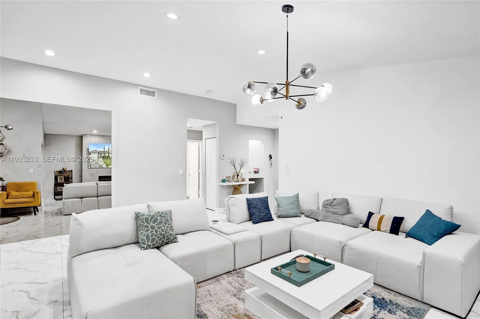 372 W Riverbend Dr, Sunrise, Florida 33326, Sunrise, Florida 33326, 3 Bedrooms Bedrooms, ,2 BathroomsBathrooms,Residential,For Sale,372 W Riverbend Dr, Sunrise, Florida 33326,A11993233