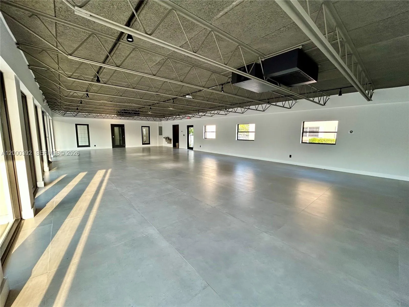 customizable open floor area