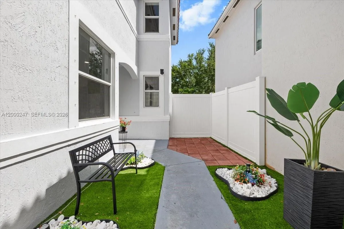 15385 Sw 51st St, Davie, Florida 33331, Davie, Florida 33331, 4 Bedrooms Bedrooms, ,2 BathroomsBathrooms,Residential Lease,For Rent,15385 Sw 51st St, Davie, Florida 33331,A12000247
