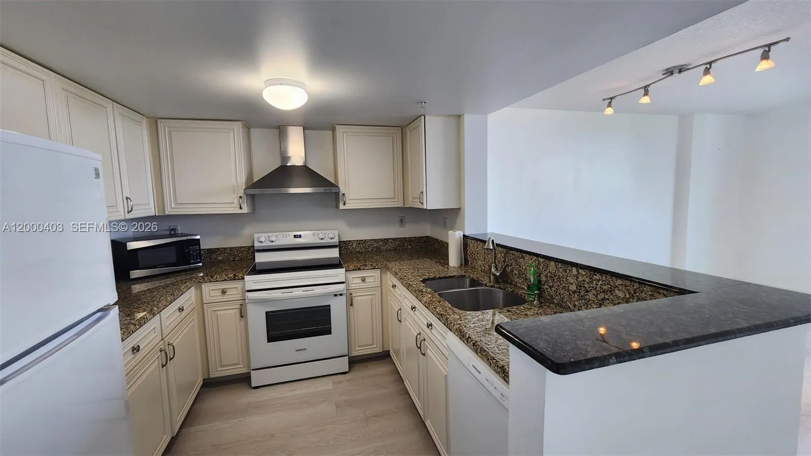 3000 Coral Way 713, Miami, Florida 33145, Miami, Florida 33145, 1 Bedroom Bedrooms, ,1 BathroomBathrooms,Residential Lease,For Rent,3000 Coral Way 713, Miami, Florida 33145,A12000403