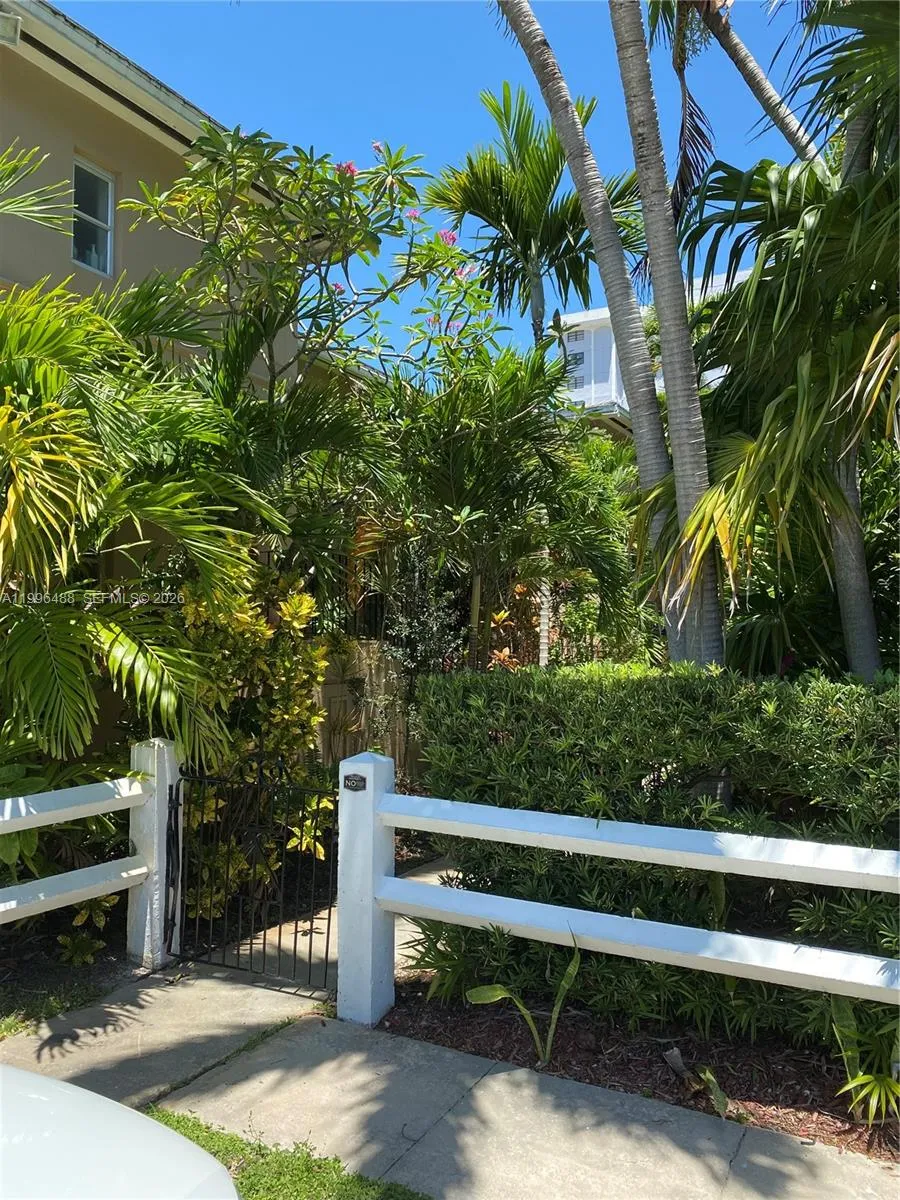 40 Almeria Ave 16, Coral Gables, Florida 33134, Coral Gables, Florida 33134, 1 Bedroom Bedrooms, ,1 BathroomBathrooms,Residential Lease,For Rent,40 Almeria Ave 16, Coral Gables, Florida 33134,A11996488