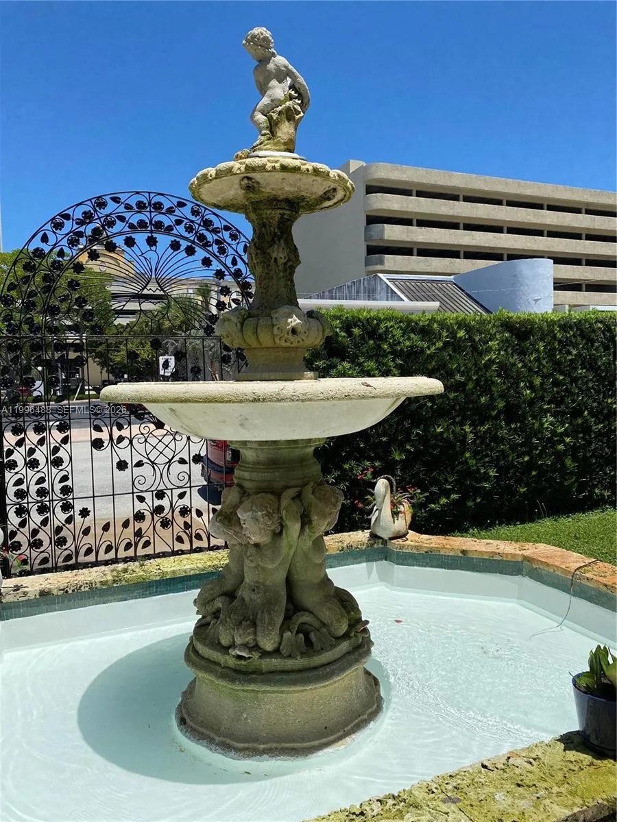 40 Almeria Ave 16, Coral Gables, Florida 33134, Coral Gables, Florida 33134, 1 Bedroom Bedrooms, ,1 BathroomBathrooms,Residential Lease,For Rent,40 Almeria Ave 16, Coral Gables, Florida 33134,A11996488