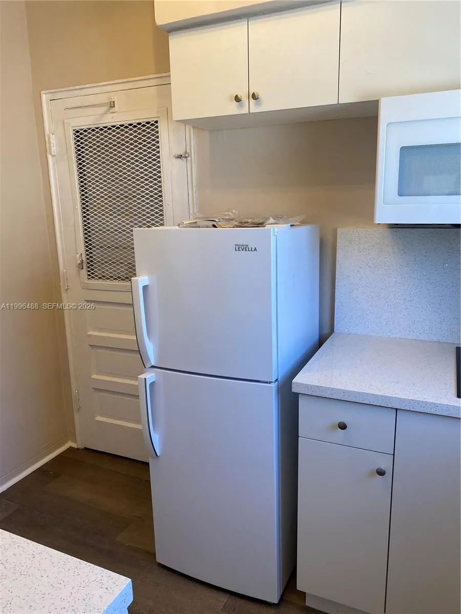 40 Almeria Ave 16, Coral Gables, Florida 33134, Coral Gables, Florida 33134, 1 Bedroom Bedrooms, ,1 BathroomBathrooms,Residential Lease,For Rent,40 Almeria Ave 16, Coral Gables, Florida 33134,A11996488