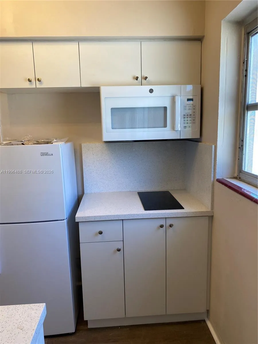 40 Almeria Ave 16, Coral Gables, Florida 33134, Coral Gables, Florida 33134, 1 Bedroom Bedrooms, ,1 BathroomBathrooms,Residential Lease,For Rent,40 Almeria Ave 16, Coral Gables, Florida 33134,A11996488