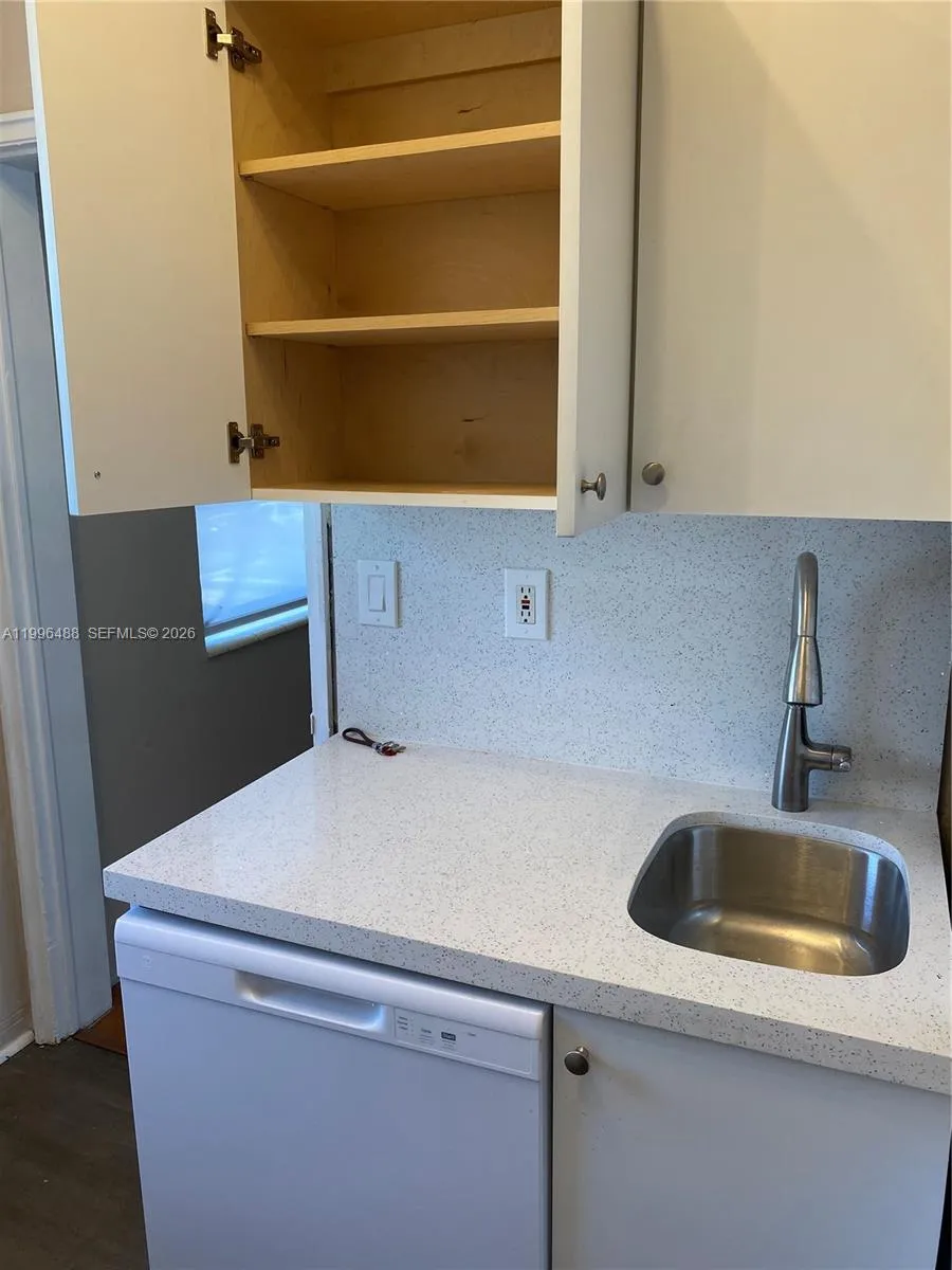 40 Almeria Ave 16, Coral Gables, Florida 33134, Coral Gables, Florida 33134, 1 Bedroom Bedrooms, ,1 BathroomBathrooms,Residential Lease,For Rent,40 Almeria Ave 16, Coral Gables, Florida 33134,A11996488