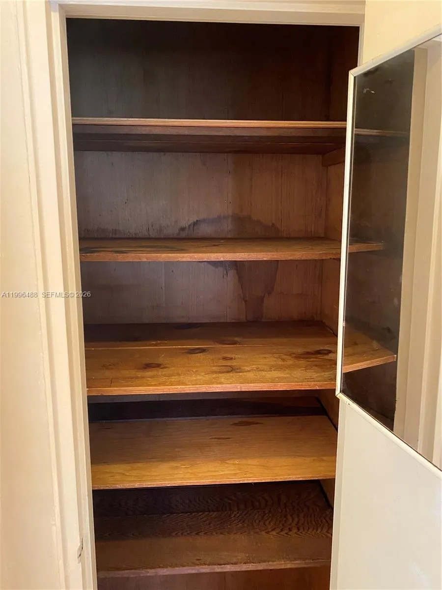 40 Almeria Ave 16, Coral Gables, Florida 33134, Coral Gables, Florida 33134, 1 Bedroom Bedrooms, ,1 BathroomBathrooms,Residential Lease,For Rent,40 Almeria Ave 16, Coral Gables, Florida 33134,A11996488