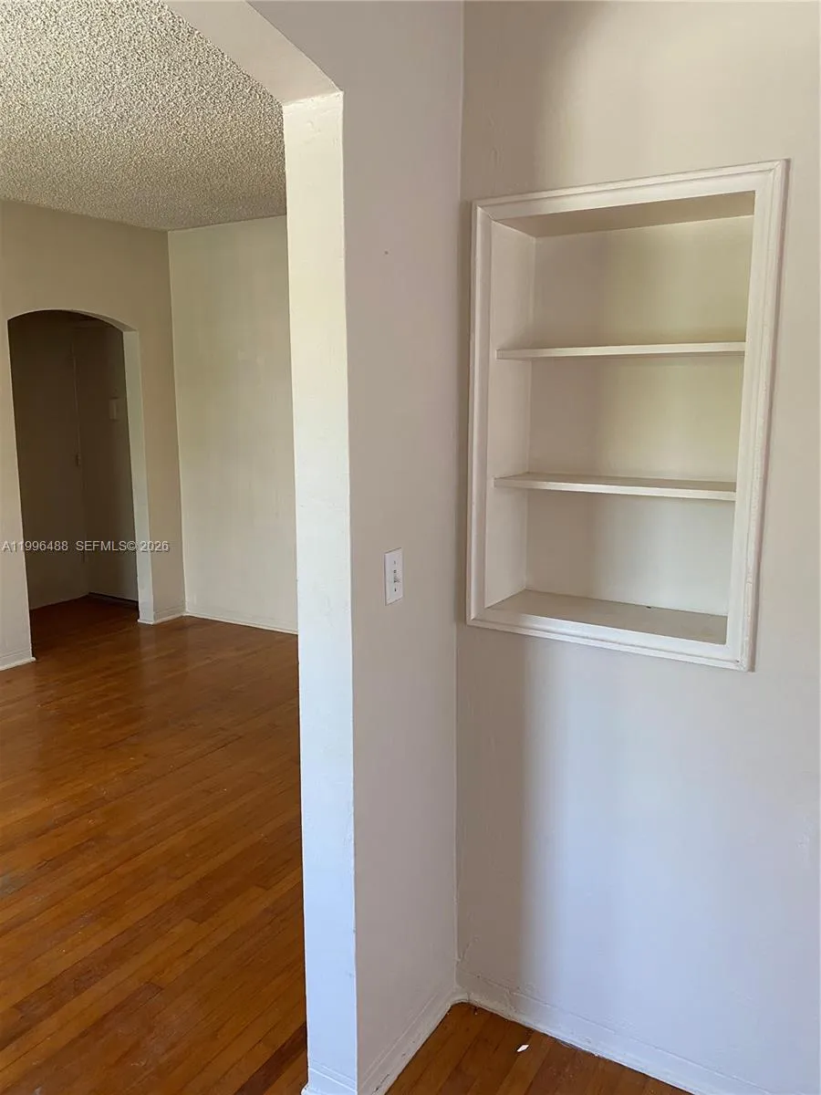 40 Almeria Ave 16, Coral Gables, Florida 33134, Coral Gables, Florida 33134, 1 Bedroom Bedrooms, ,1 BathroomBathrooms,Residential Lease,For Rent,40 Almeria Ave 16, Coral Gables, Florida 33134,A11996488
