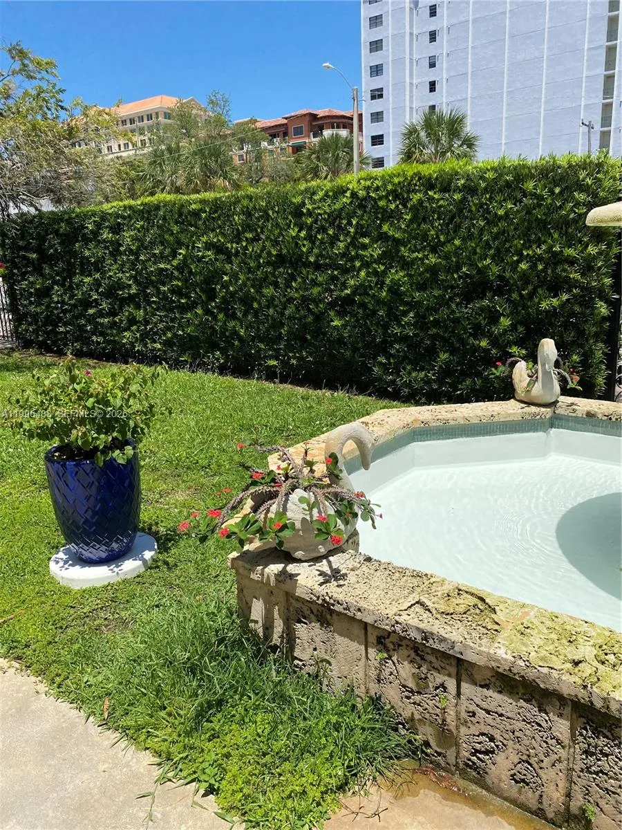 40 Almeria Ave 16, Coral Gables, Florida 33134, Coral Gables, Florida 33134, 1 Bedroom Bedrooms, ,1 BathroomBathrooms,Residential Lease,For Rent,40 Almeria Ave 16, Coral Gables, Florida 33134,A11996488