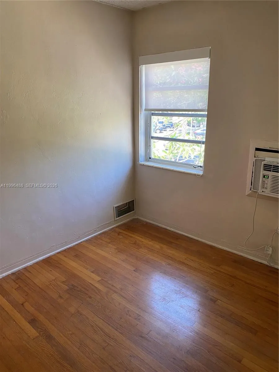 40 Almeria Ave 16, Coral Gables, Florida 33134, Coral Gables, Florida 33134, 1 Bedroom Bedrooms, ,1 BathroomBathrooms,Residential Lease,For Rent,40 Almeria Ave 16, Coral Gables, Florida 33134,A11996488