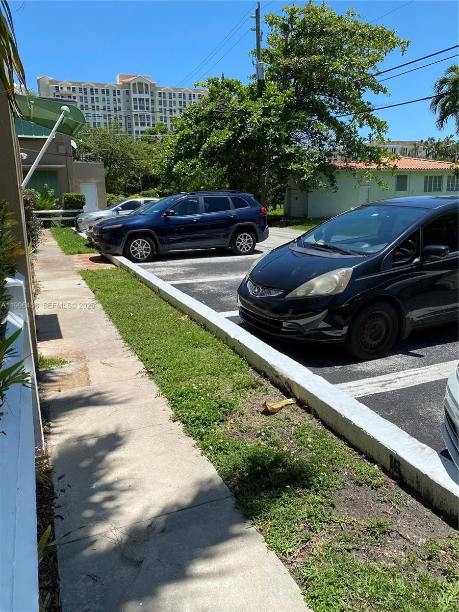 40 Almeria Ave 16, Coral Gables, Florida 33134, Coral Gables, Florida 33134, 1 Bedroom Bedrooms, ,1 BathroomBathrooms,Residential Lease,For Rent,40 Almeria Ave 16, Coral Gables, Florida 33134,A11996488