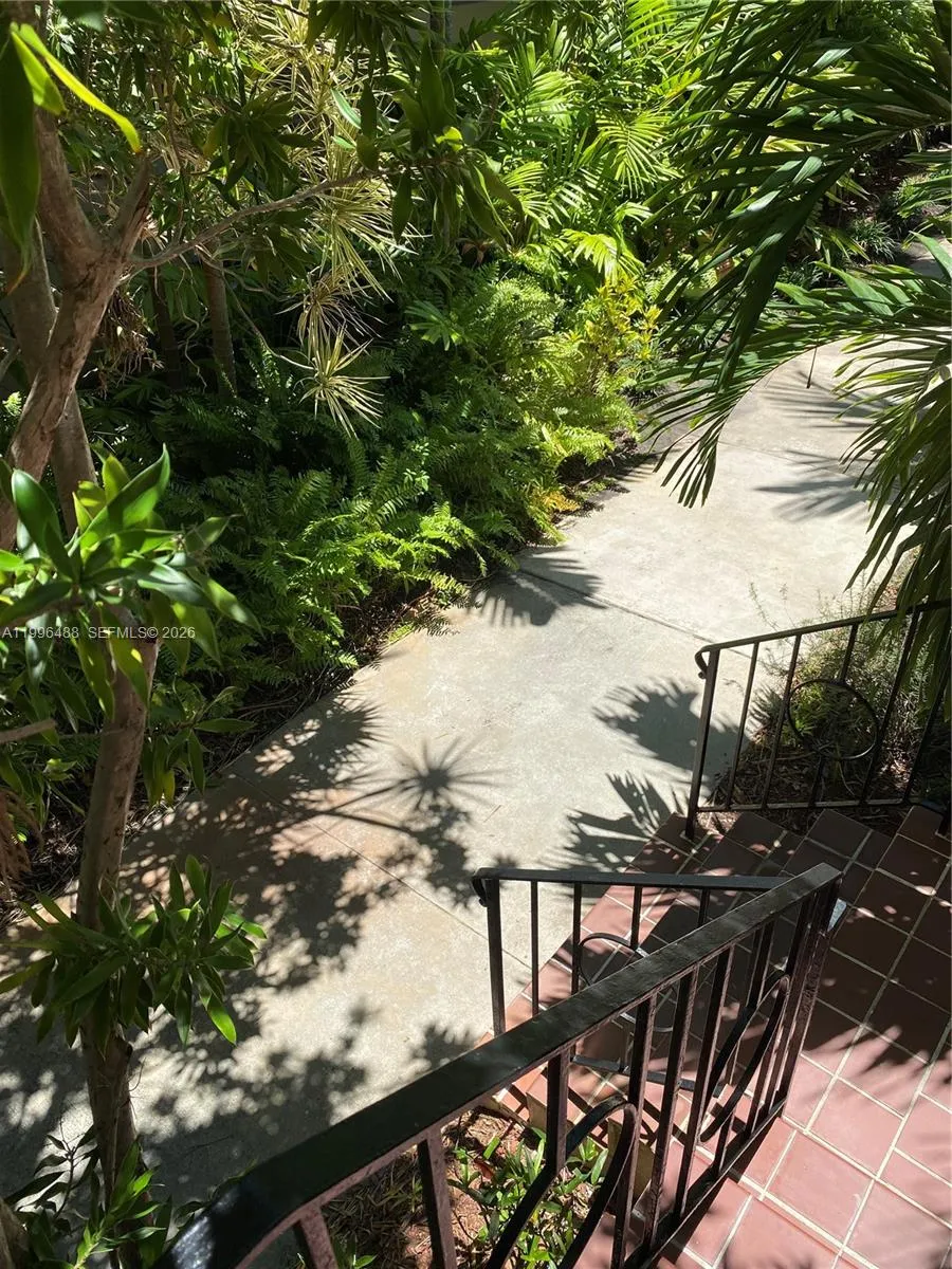 40 Almeria Ave 16, Coral Gables, Florida 33134, Coral Gables, Florida 33134, 1 Bedroom Bedrooms, ,1 BathroomBathrooms,Residential Lease,For Rent,40 Almeria Ave 16, Coral Gables, Florida 33134,A11996488
