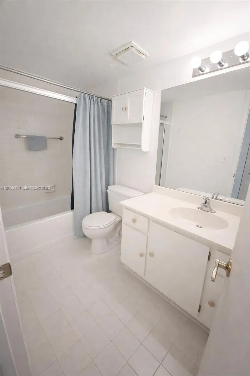 6475 W Oakland Park Blvd 308, Lauderhill, Florida, Lauderhill, Florida 33313, 2 Bedrooms Bedrooms, ,2 BathroomsBathrooms,Residential,For Sale,6475 W Oakland Park Blvd 308, Lauderhill, Florida ,A12000471