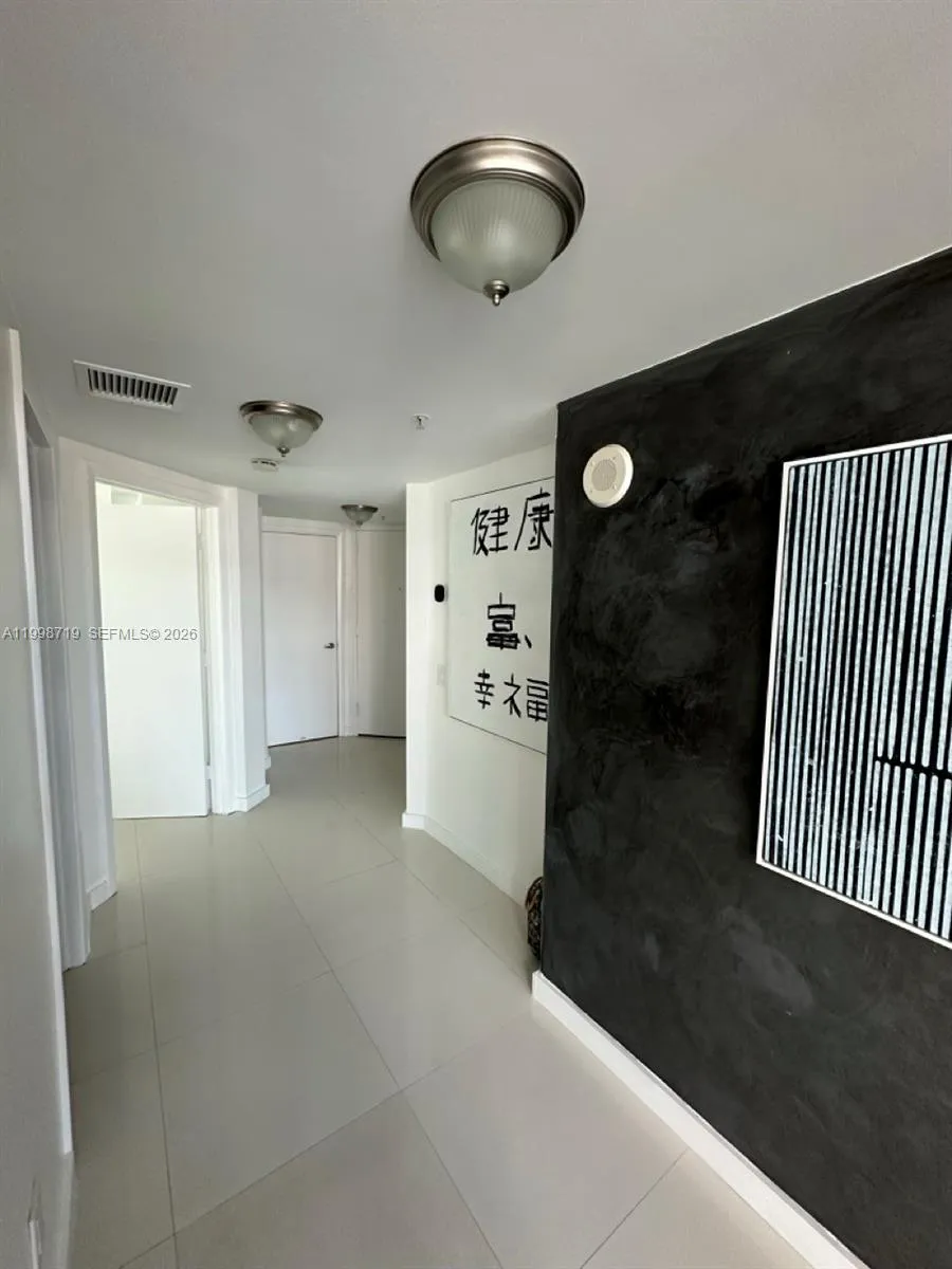 41 Se 5th St 1201, Miami, Florida 33131, Miami, Florida 33131, 2 Bedrooms Bedrooms, ,2 BathroomsBathrooms,Residential,For Sale,41 Se 5th St 1201, Miami, Florida 33131,A11998719