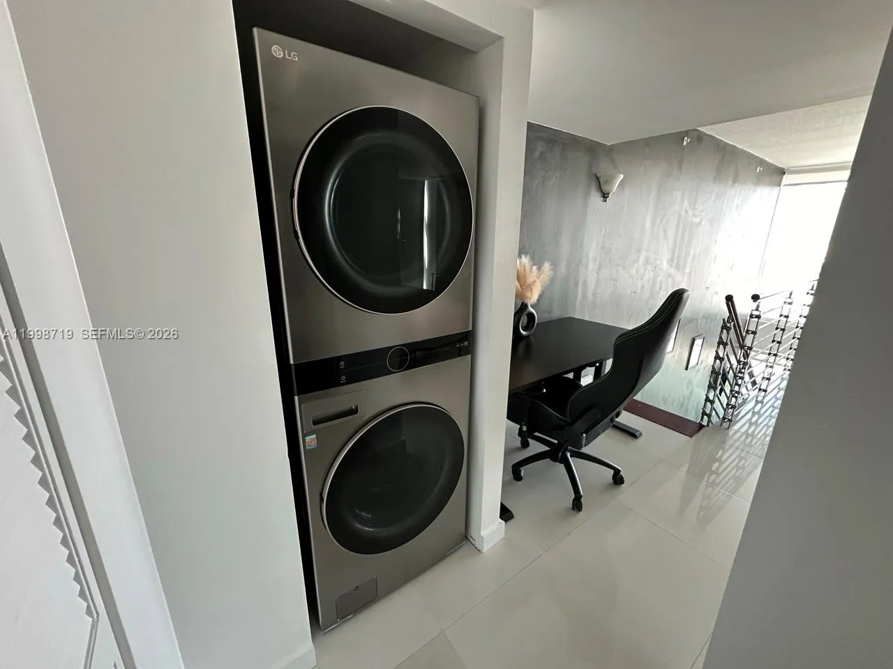 41 Se 5th St 1201, Miami, Florida 33131, Miami, Florida 33131, 2 Bedrooms Bedrooms, ,2 BathroomsBathrooms,Residential,For Sale,41 Se 5th St 1201, Miami, Florida 33131,A11998719