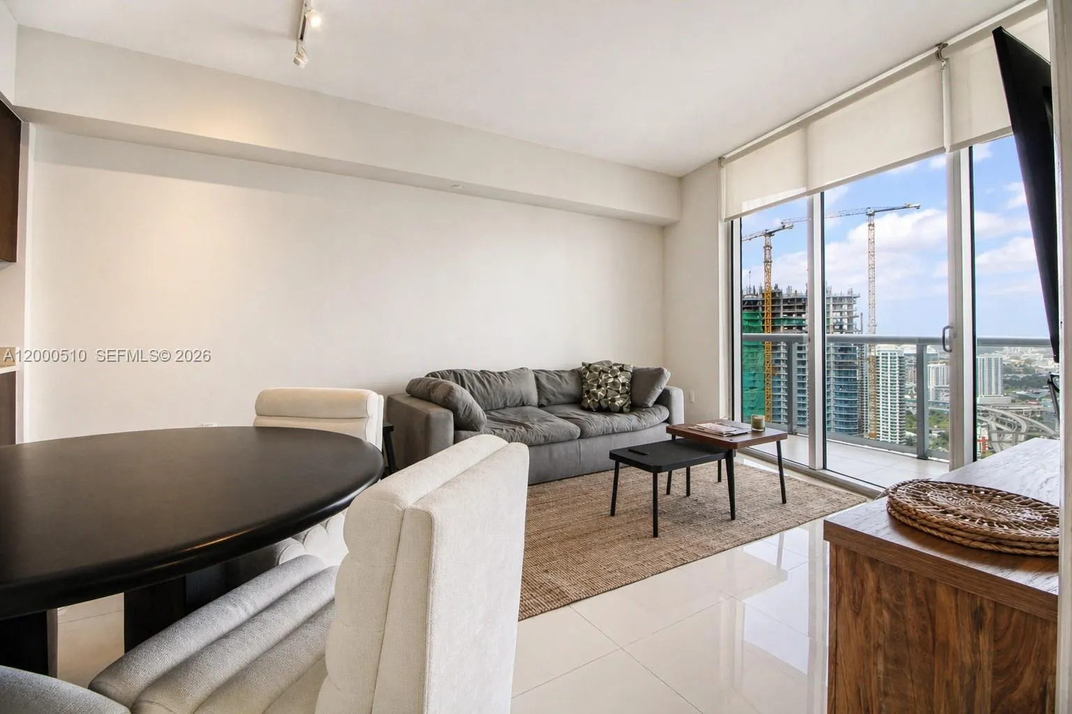 465 Brickell Ave 4604, Miami, Florida 33131, Miami, Florida 33131, 1 Bedroom Bedrooms, ,1 BathroomBathrooms,Residential Lease,For Rent,465 Brickell Ave 4604, Miami, Florida 33131,A12000510