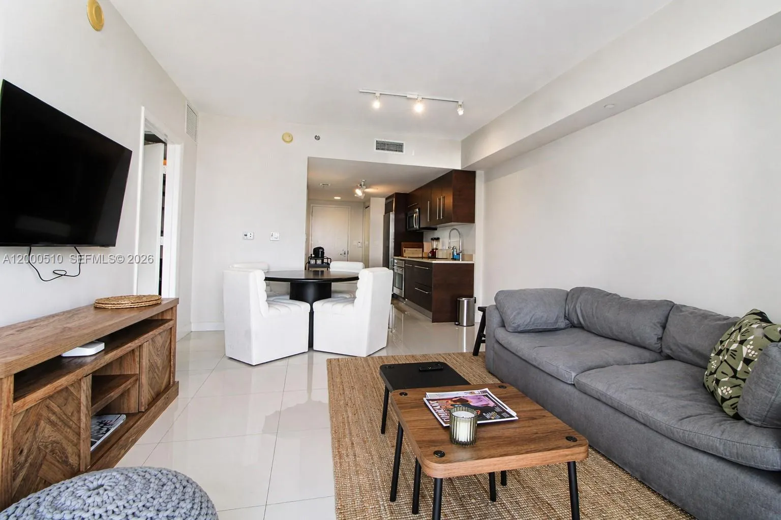 465 Brickell Ave 4604, Miami, Florida 33131, Miami, Florida 33131, 1 Bedroom Bedrooms, ,1 BathroomBathrooms,Residential Lease,For Rent,465 Brickell Ave 4604, Miami, Florida 33131,A12000510