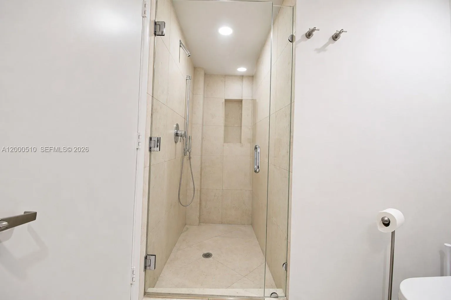 465 Brickell Ave 4604, Miami, Florida 33131, Miami, Florida 33131, 1 Bedroom Bedrooms, ,1 BathroomBathrooms,Residential Lease,For Rent,465 Brickell Ave 4604, Miami, Florida 33131,A12000510