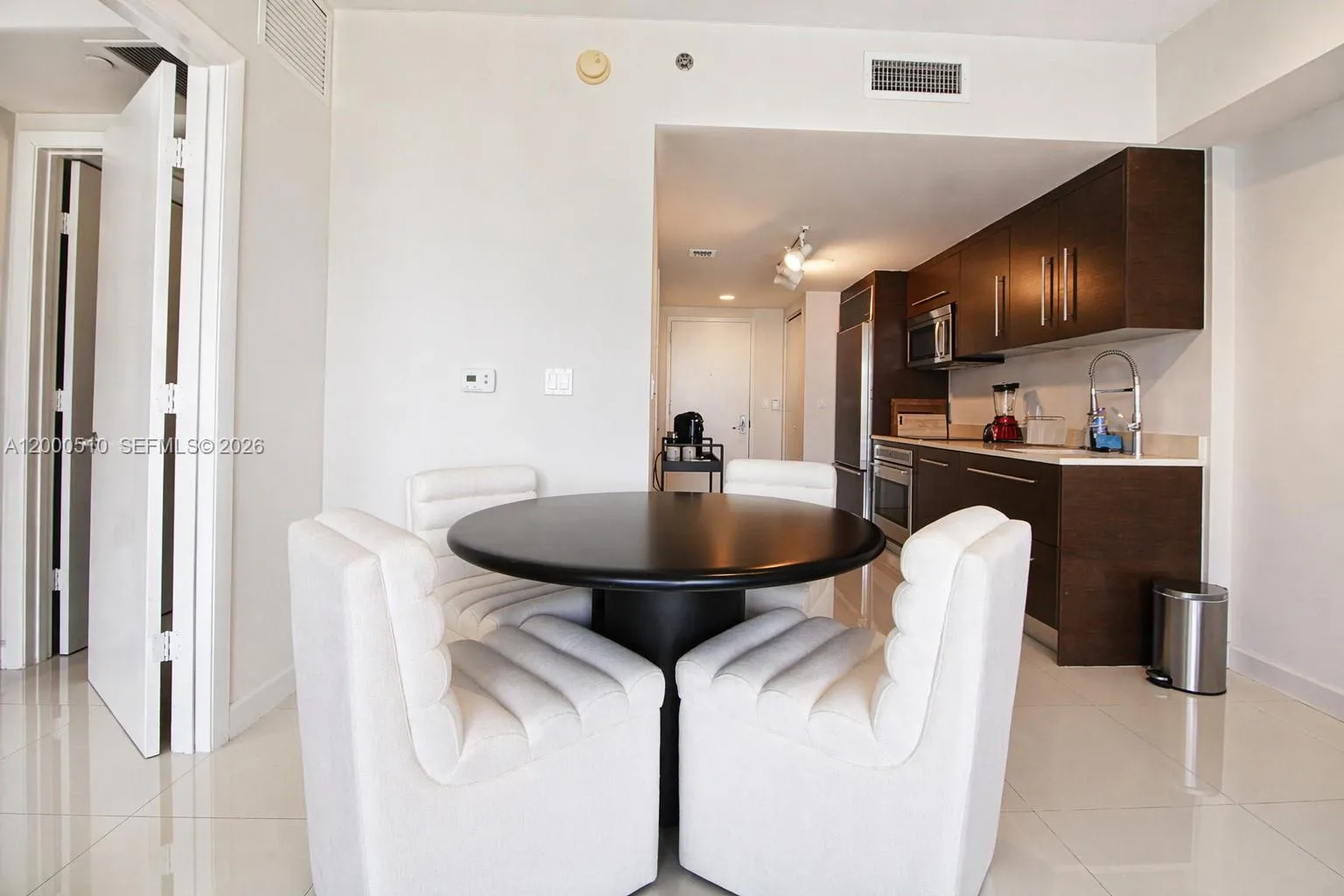 465 Brickell Ave 4604, Miami, Florida 33131, Miami, Florida 33131, 1 Bedroom Bedrooms, ,1 BathroomBathrooms,Residential Lease,For Rent,465 Brickell Ave 4604, Miami, Florida 33131,A12000510