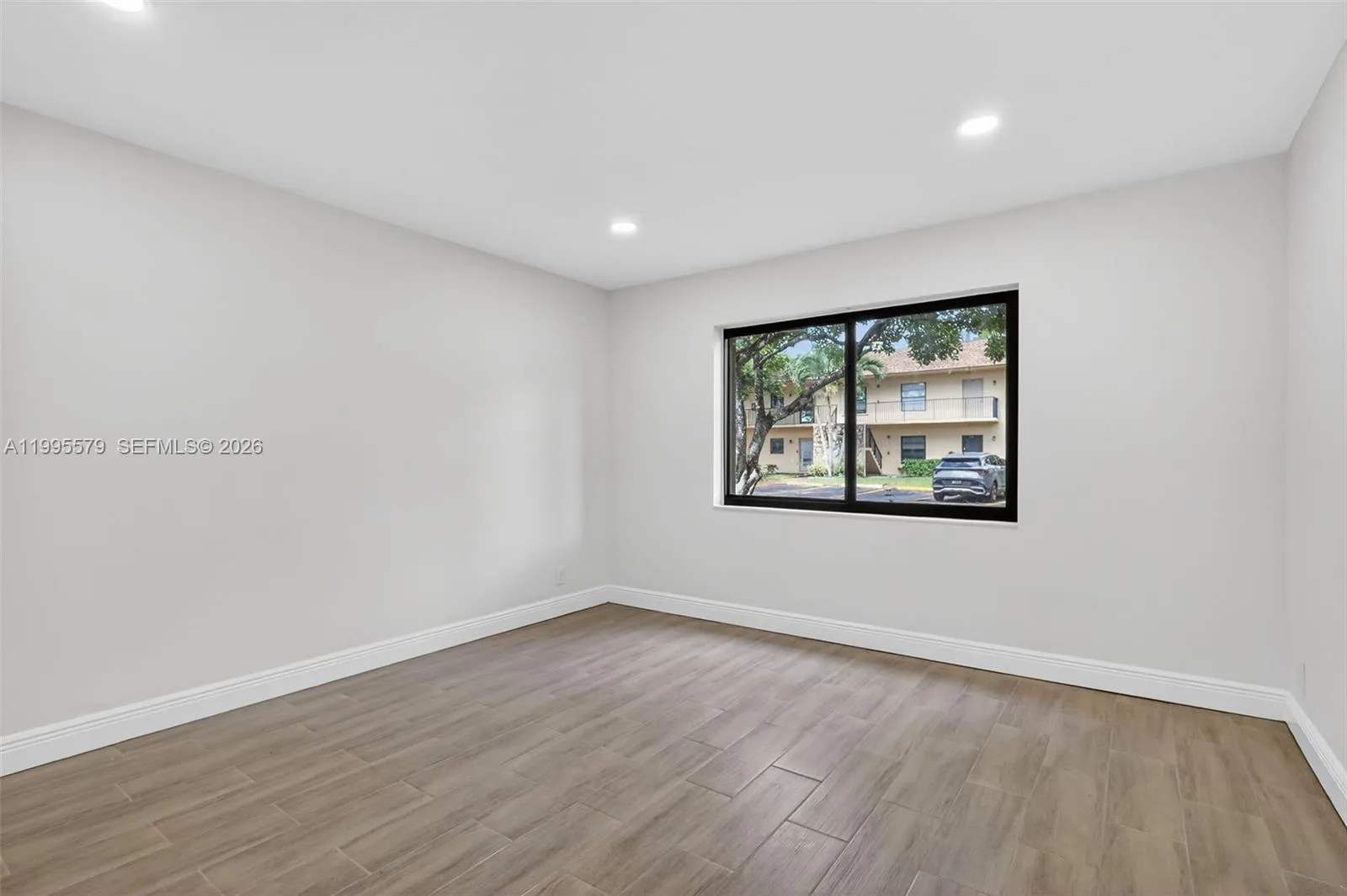 275 Gate Rd 104, Hollywood, Florida 33024, Hollywood, Florida 33024, 2 Bedrooms Bedrooms, ,2 BathroomsBathrooms,Residential,For Sale,275 Gate Rd 104, Hollywood, Florida 33024,A11995579