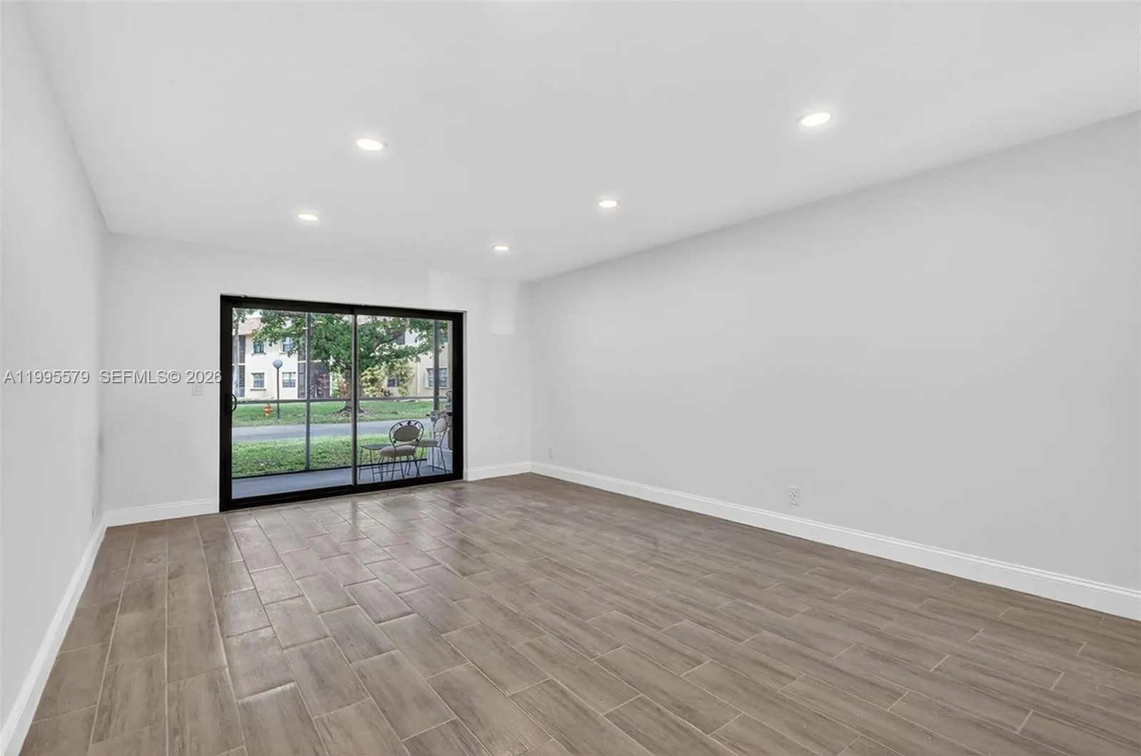 275 Gate Rd 104, Hollywood, Florida 33024, Hollywood, Florida 33024, 2 Bedrooms Bedrooms, ,2 BathroomsBathrooms,Residential,For Sale,275 Gate Rd 104, Hollywood, Florida 33024,A11995579