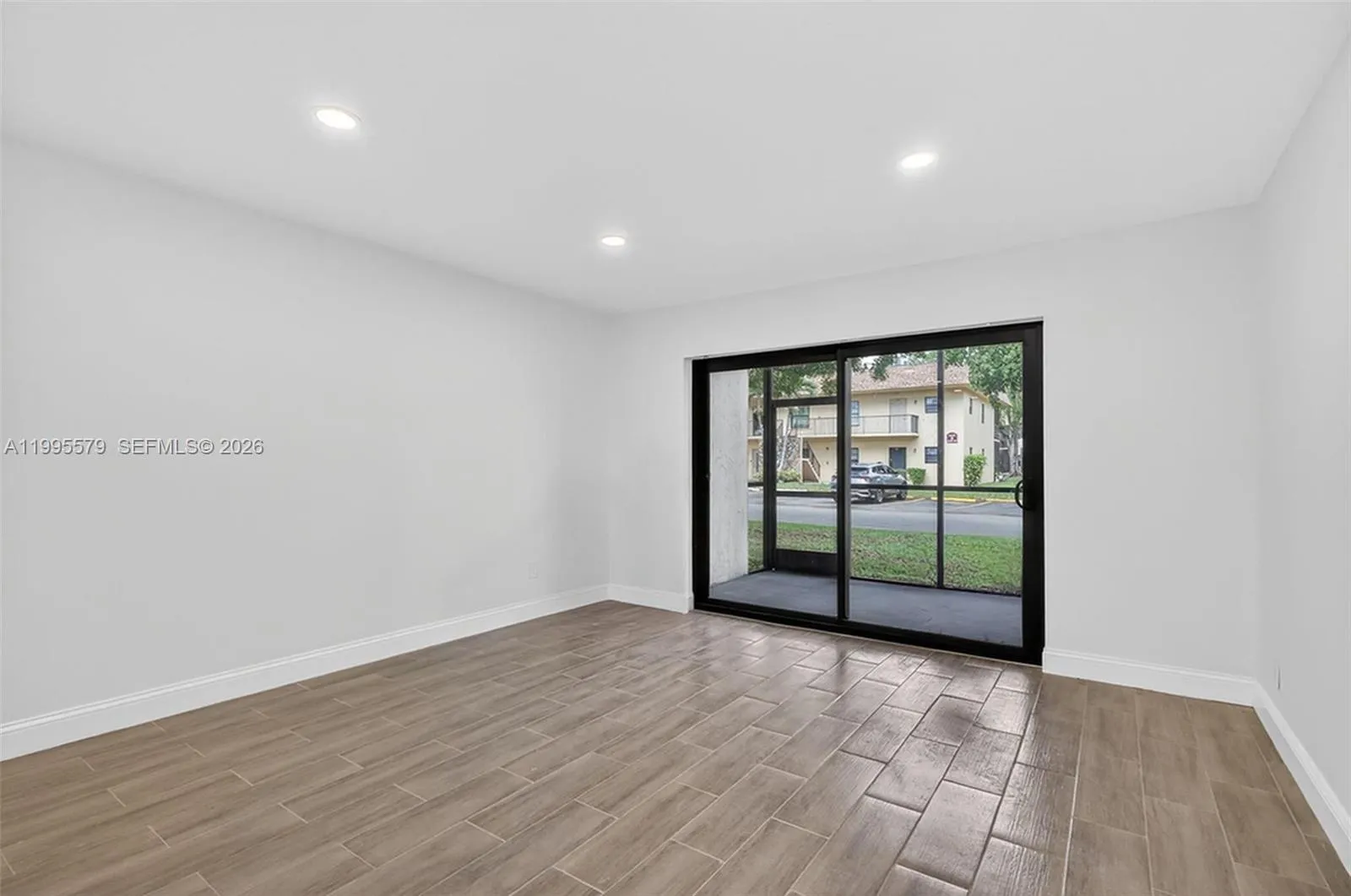 275 Gate Rd 104, Hollywood, Florida 33024, Hollywood, Florida 33024, 2 Bedrooms Bedrooms, ,2 BathroomsBathrooms,Residential,For Sale,275 Gate Rd 104, Hollywood, Florida 33024,A11995579