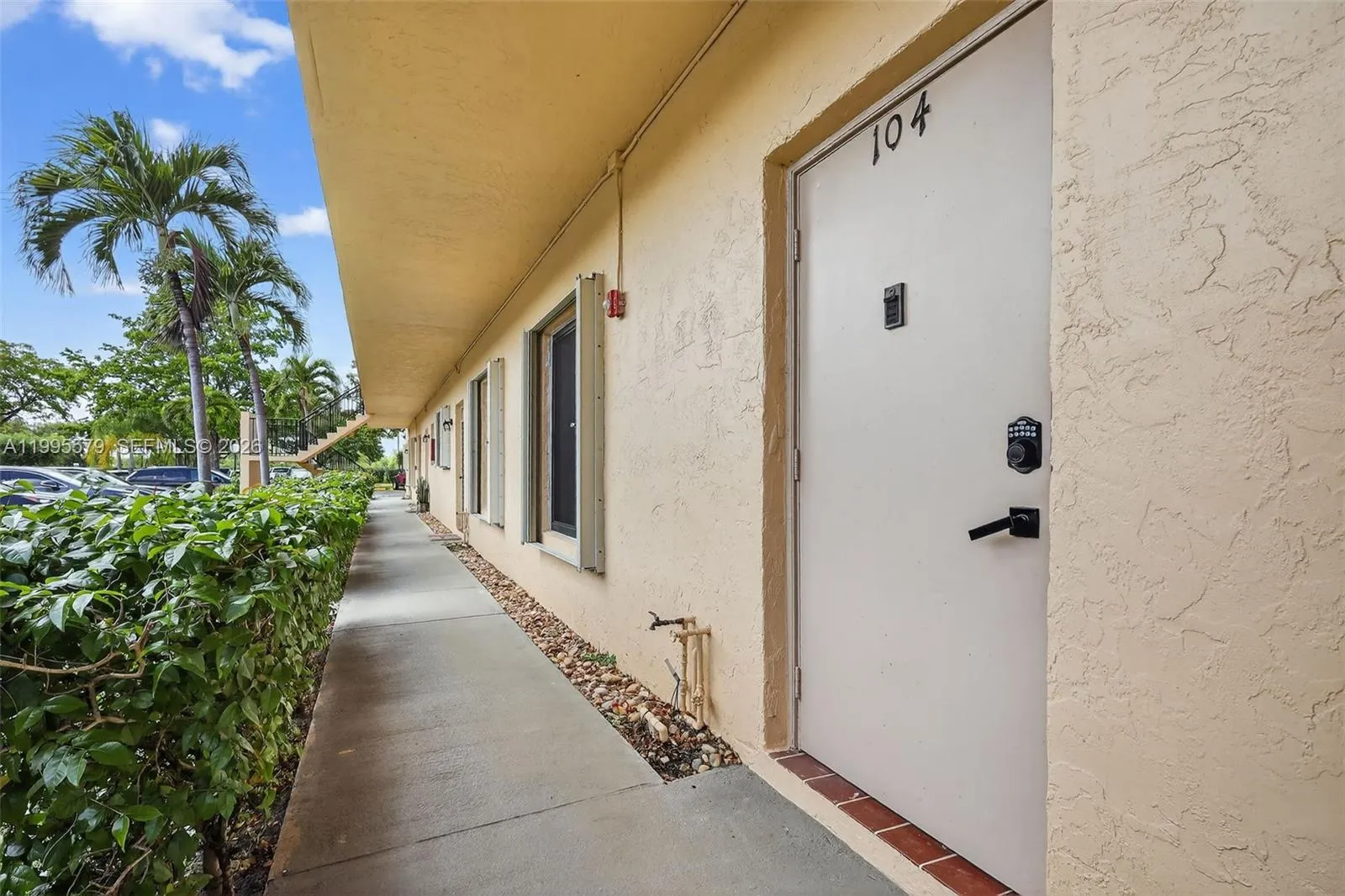 275 Gate Rd 104, Hollywood, Florida 33024, Hollywood, Florida 33024, 2 Bedrooms Bedrooms, ,2 BathroomsBathrooms,Residential,For Sale,275 Gate Rd 104, Hollywood, Florida 33024,A11995579