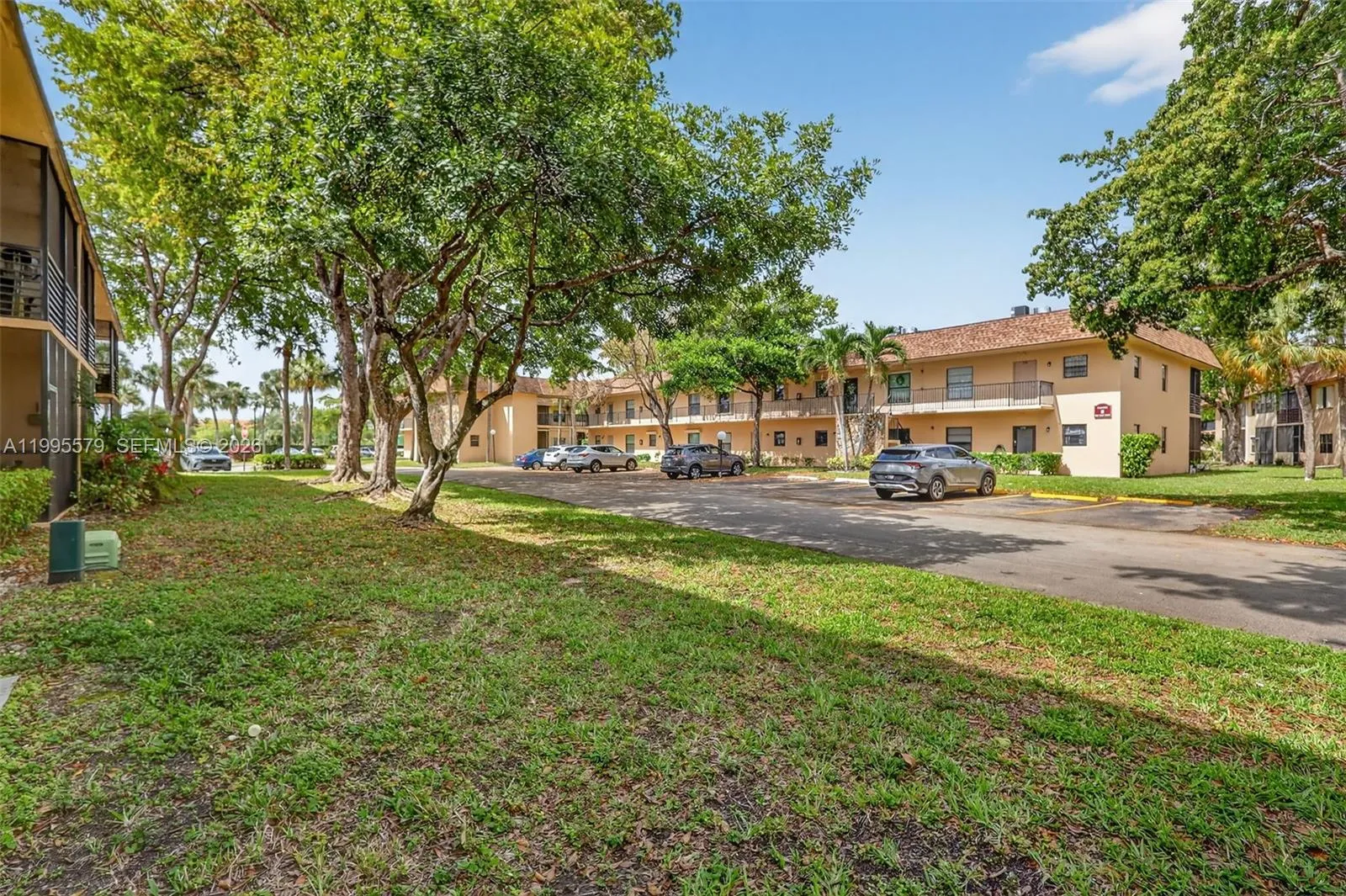 275 Gate Rd 104, Hollywood, Florida 33024, Hollywood, Florida 33024, 2 Bedrooms Bedrooms, ,2 BathroomsBathrooms,Residential,For Sale,275 Gate Rd 104, Hollywood, Florida 33024,A11995579