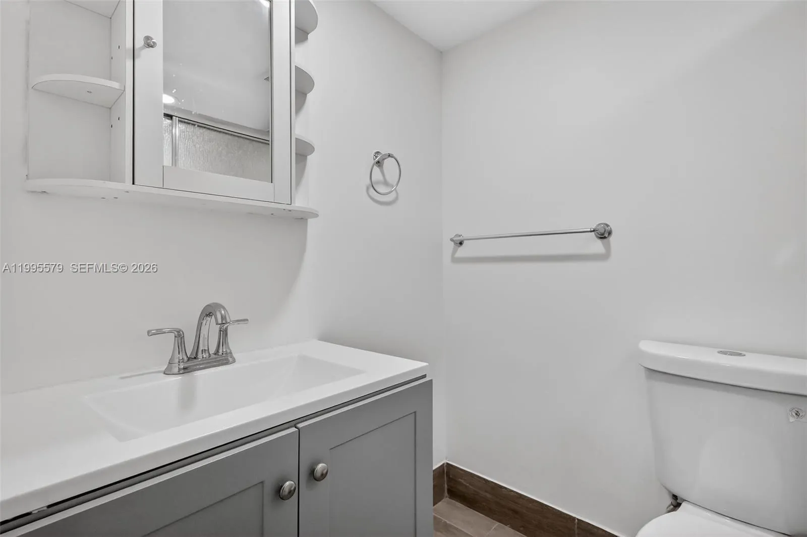 275 Gate Rd 104, Hollywood, Florida 33024, Hollywood, Florida 33024, 2 Bedrooms Bedrooms, ,2 BathroomsBathrooms,Residential,For Sale,275 Gate Rd 104, Hollywood, Florida 33024,A11995579