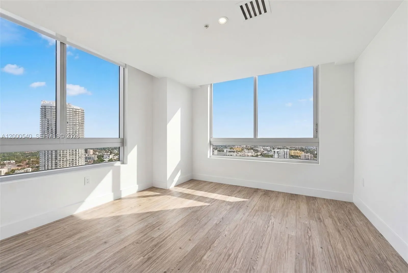 Miami, Florida 33130, 3 Bedrooms Bedrooms, ,3 BathroomsBathrooms,Residential Lease,For Rent,A12000540