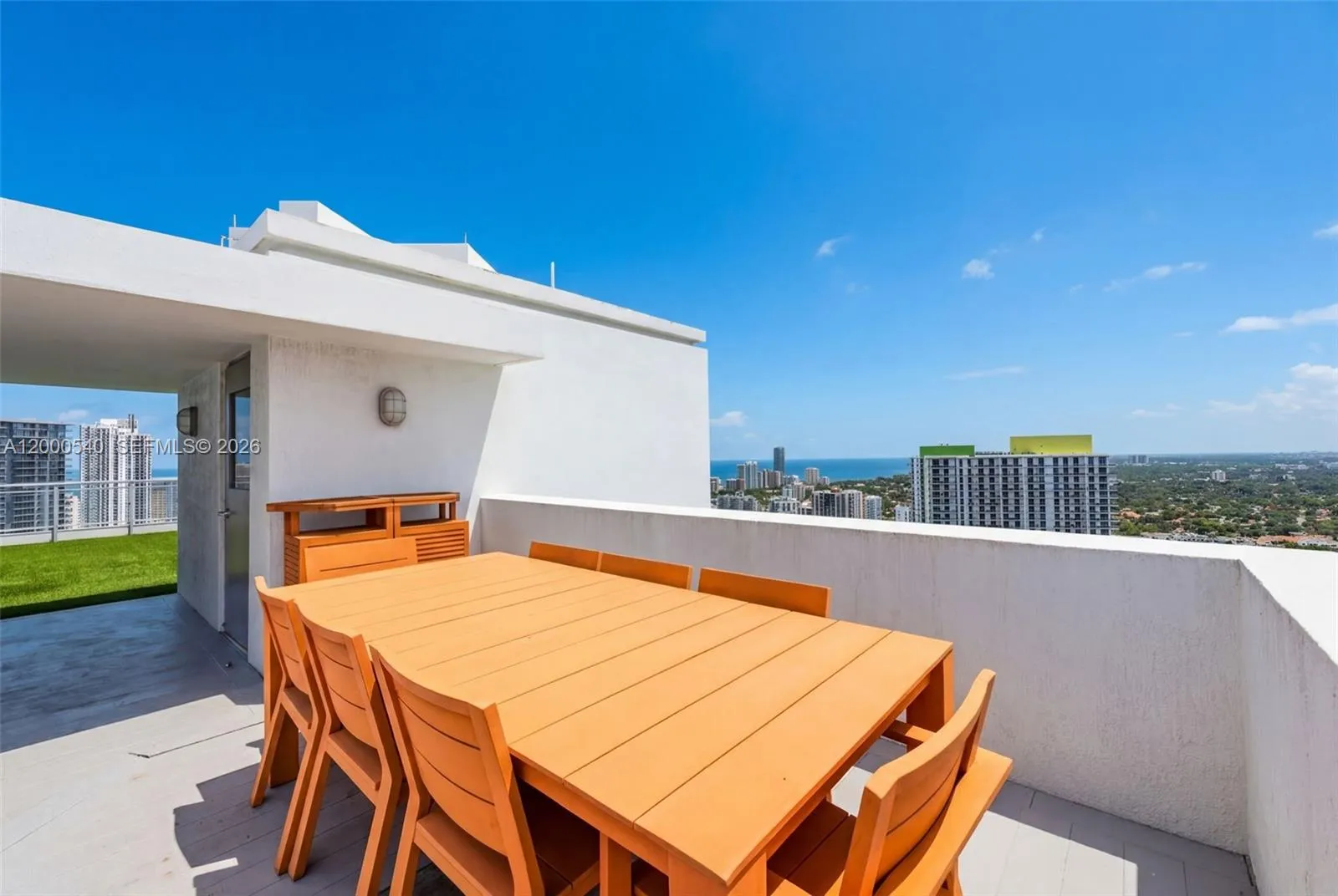 Miami, Florida 33130, 3 Bedrooms Bedrooms, ,3 BathroomsBathrooms,Residential Lease,For Rent,A12000540