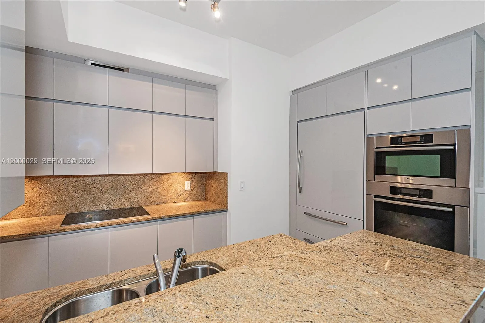 50 S Pointe Dr 1804, Miami Beach, Florida 33139, Miami Beach, Florida 33139, 2 Bedrooms Bedrooms, ,2 BathroomsBathrooms,Residential Lease,For Rent,50 S Pointe Dr 1804, Miami Beach, Florida 33139,A12000029