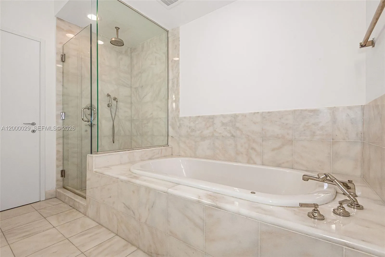 50 S Pointe Dr 1804, Miami Beach, Florida 33139, Miami Beach, Florida 33139, 2 Bedrooms Bedrooms, ,2 BathroomsBathrooms,Residential Lease,For Rent,50 S Pointe Dr 1804, Miami Beach, Florida 33139,A12000029