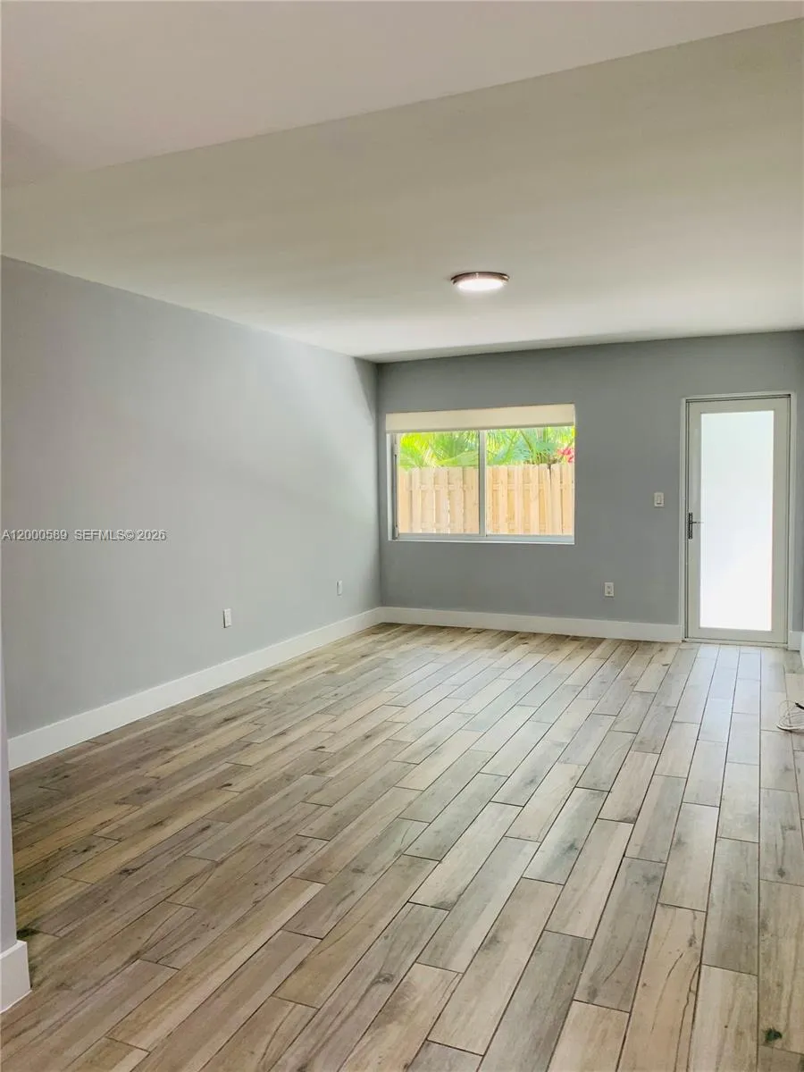 942 Lenox Ave 05, Miami Beach, Florida 33139, Miami Beach, Florida 33139, ,1 BathroomBathrooms,Residential Lease,For Rent,942 Lenox Ave 05, Miami Beach, Florida 33139,A12000589