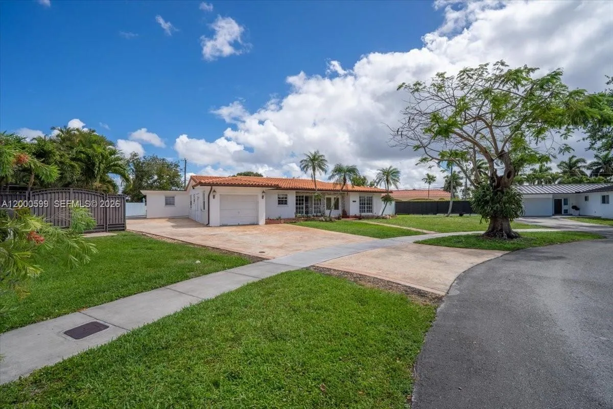 8197 W 14th Ct, Hialeah, Florida 33014, Hialeah, Florida 33014, 4 Bedrooms Bedrooms, ,2 BathroomsBathrooms,Residential,For Sale,8197 W 14th Ct, Hialeah, Florida 33014,A12000599