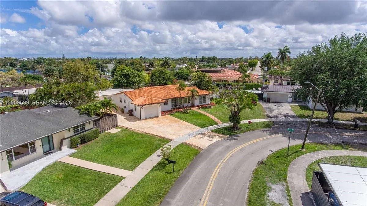 8197 W 14th Ct, Hialeah, Florida 33014, Hialeah, Florida 33014, 4 Bedrooms Bedrooms, ,2 BathroomsBathrooms,Residential,For Sale,8197 W 14th Ct, Hialeah, Florida 33014,A12000599