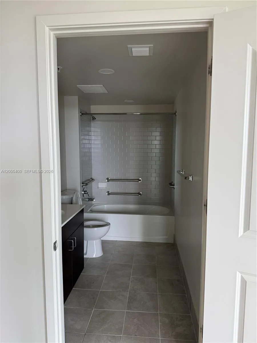 437 Sw 4th Avenue 816, Fort Lauderdale, Florida 33, Fort Lauderdale, Florida 33315, 2 Bedrooms Bedrooms, ,2 BathroomsBathrooms,Residential Lease,For Rent,437 Sw 4th Avenue 816, Fort Lauderdale, Florida 33,A12000400