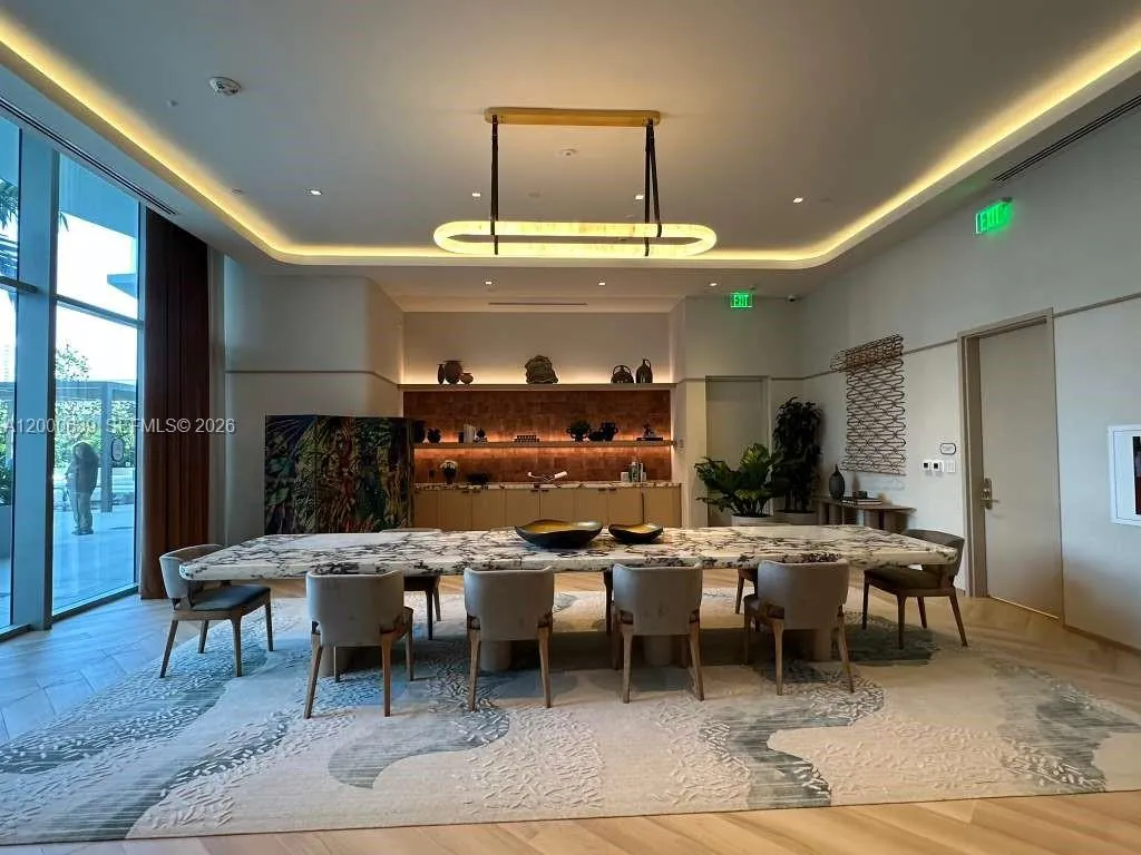 77 Se 5th Street 1812, Miami, Florida 33131, Miami, Florida 33131, ,1 BathroomBathrooms,Residential Lease,For Rent,77 Se 5th Street 1812, Miami, Florida 33131,A12000639