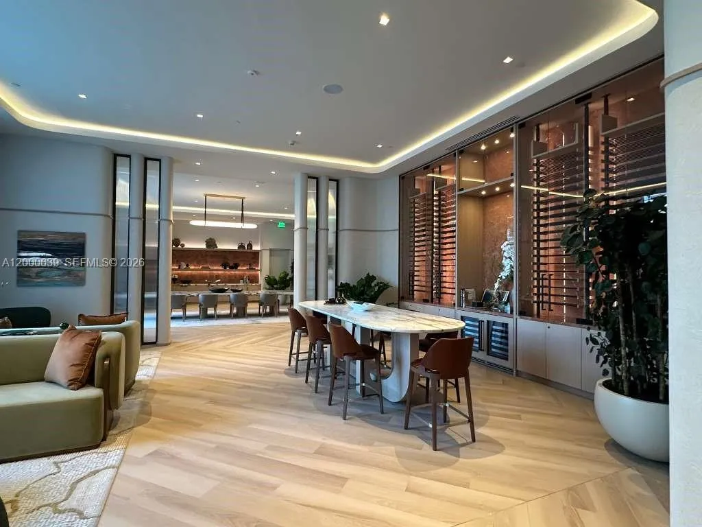 77 Se 5th Street 1812, Miami, Florida 33131, Miami, Florida 33131, ,1 BathroomBathrooms,Residential Lease,For Rent,77 Se 5th Street 1812, Miami, Florida 33131,A12000639